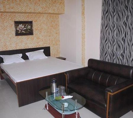 Hotel Surya Jumri Tilaiya Exterior photo