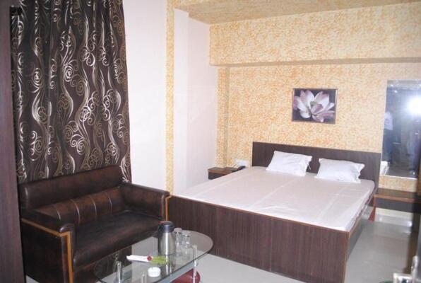 Hotel Surya Jumri Tilaiya Exterior photo