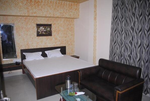 Hotel Surya Jumri Tilaiya Exterior photo